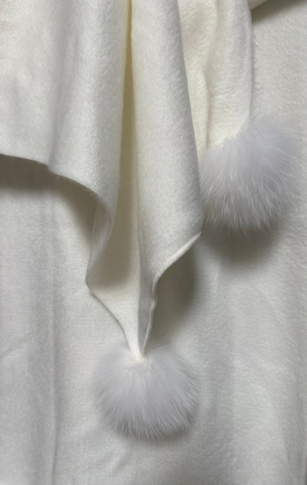 FOX POM POM WOOL SCARF IVORY