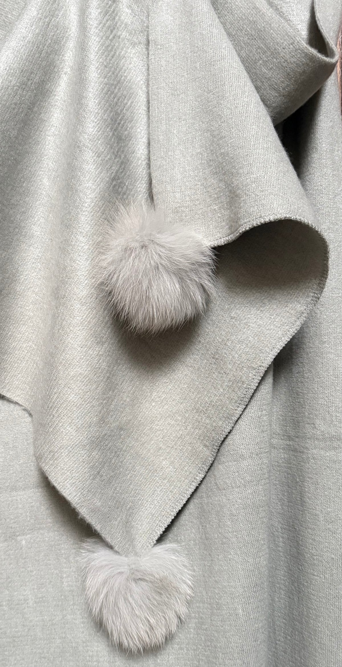 FOX POM POM WOOL SCARF GREIGE