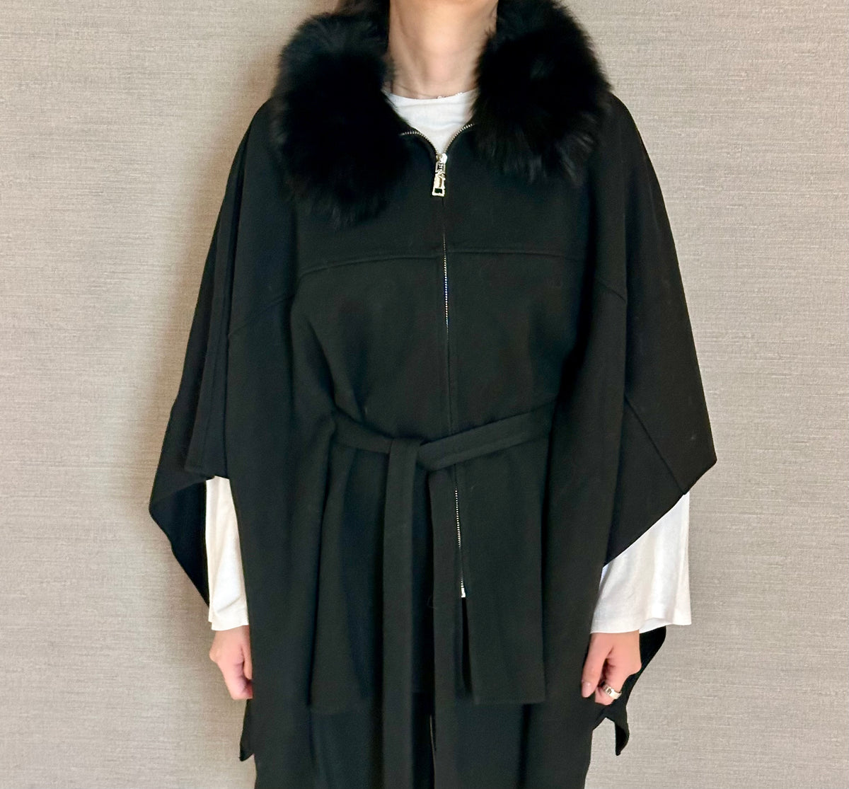 CASHMERE FOX ZIPPER AND BELT BLACK