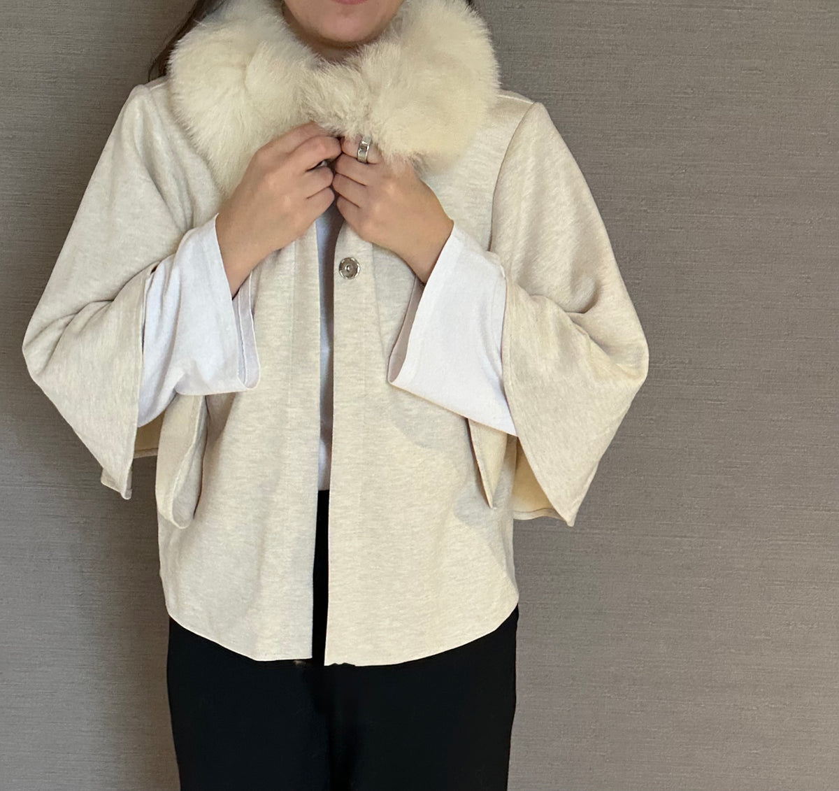FOX COLLAR CAPE