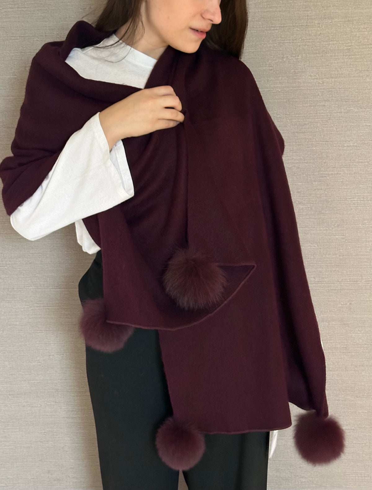 FOX POM POM WOOL SCARF WINE