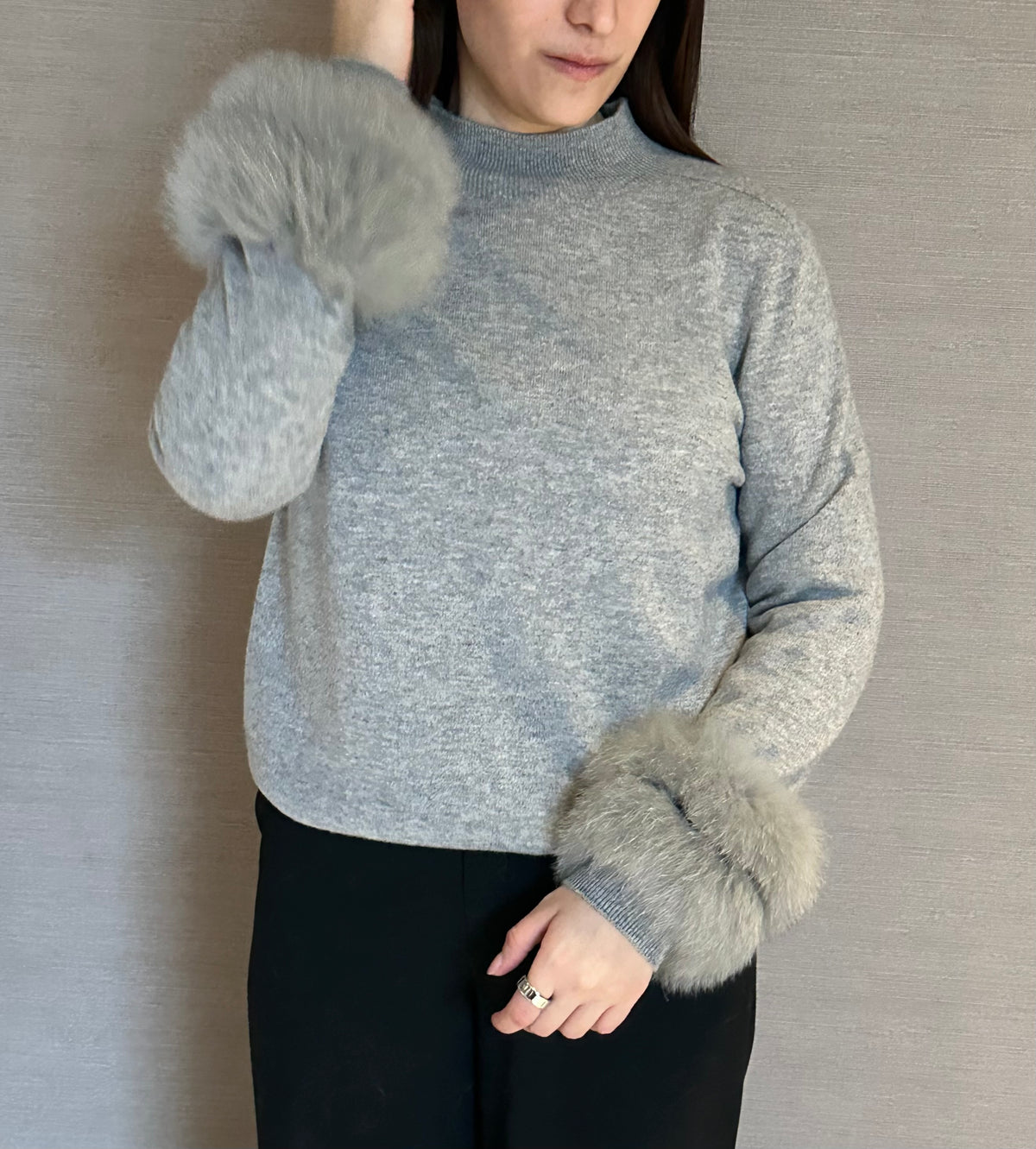 FOX CUFF SWEATER