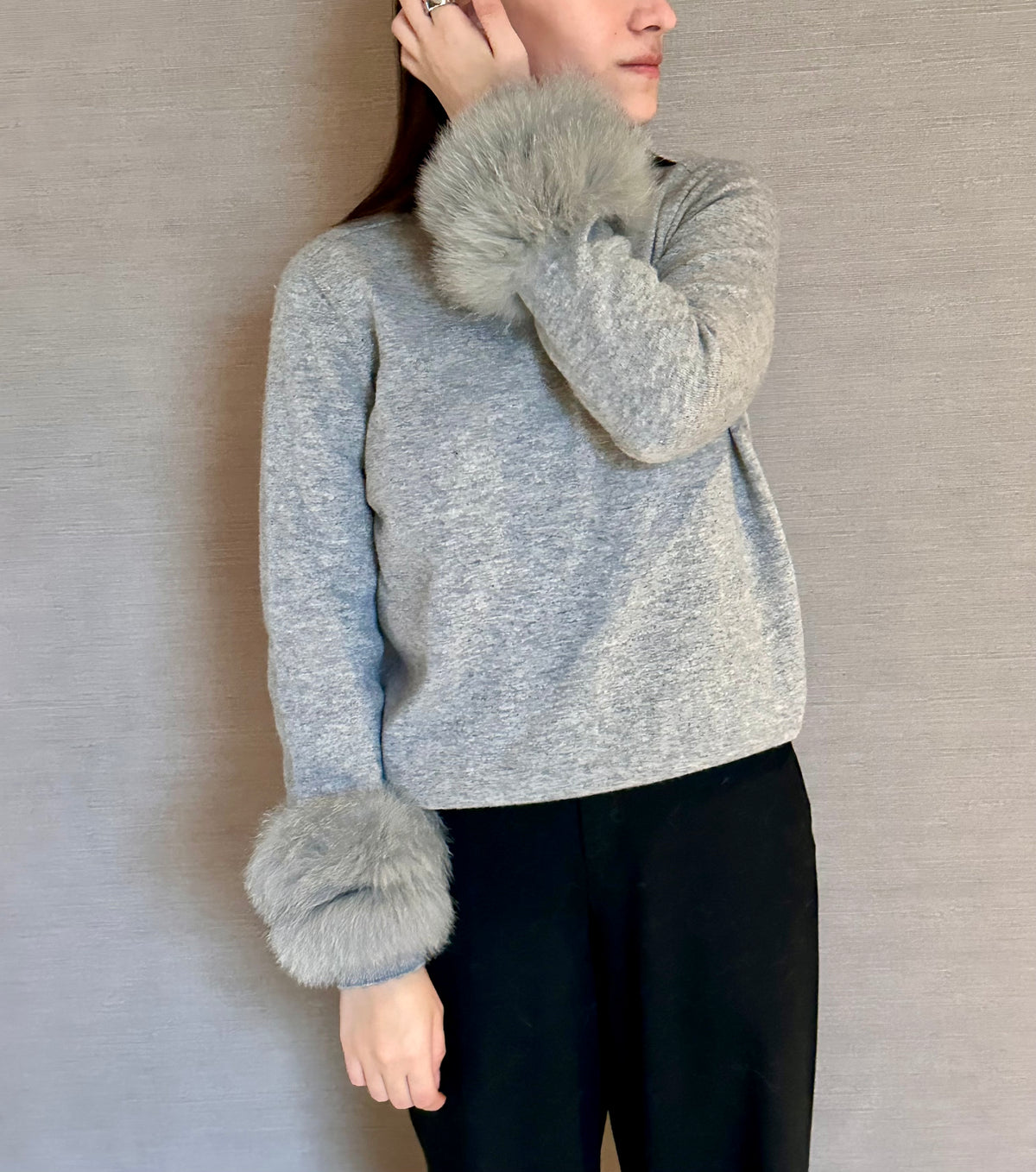 FOX CUFF SWEATER