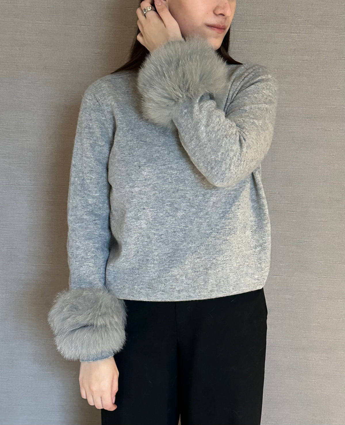 FOX CUFF SWEATER