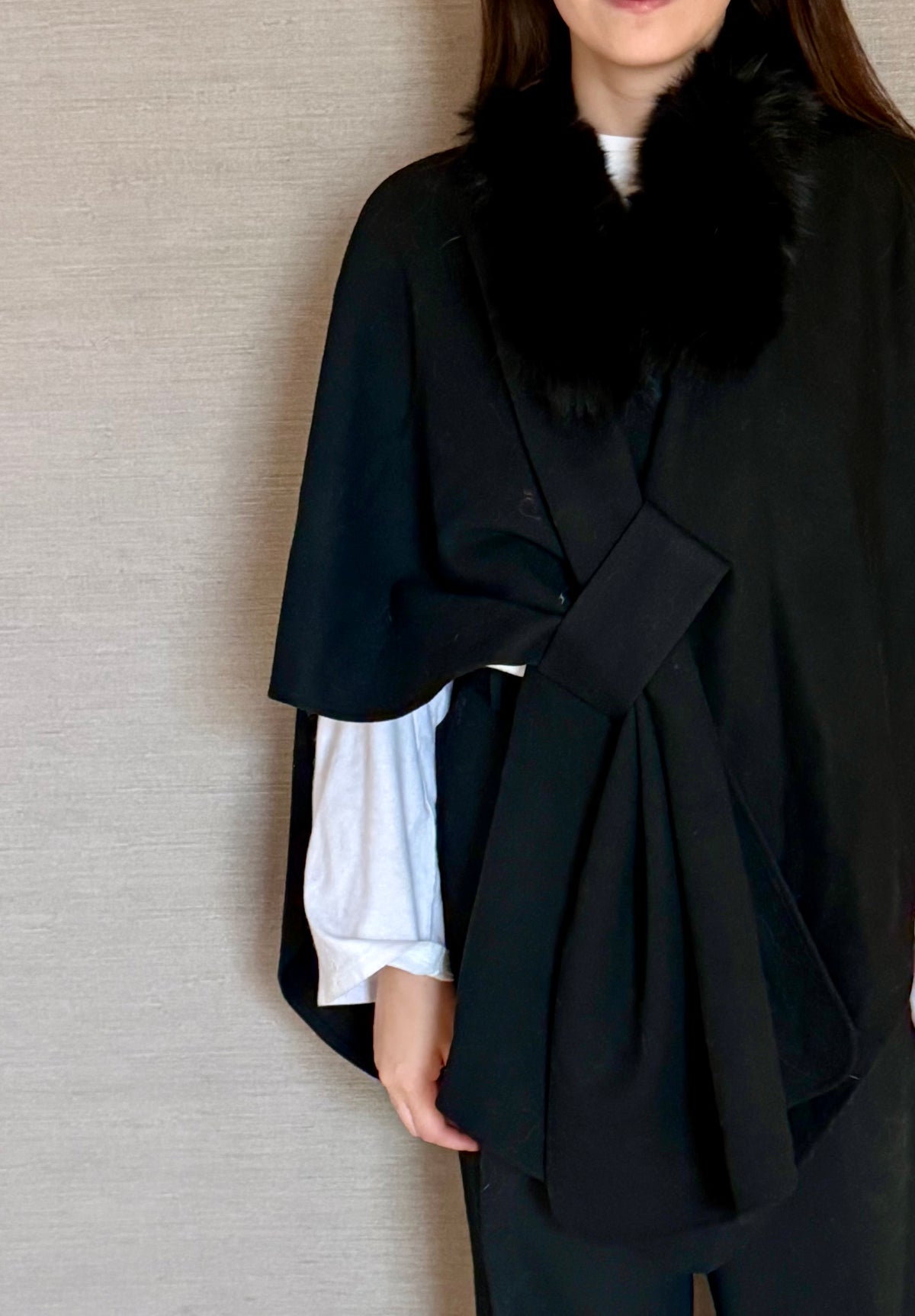 WOOL SHAWL FOX COLLAR BLACK